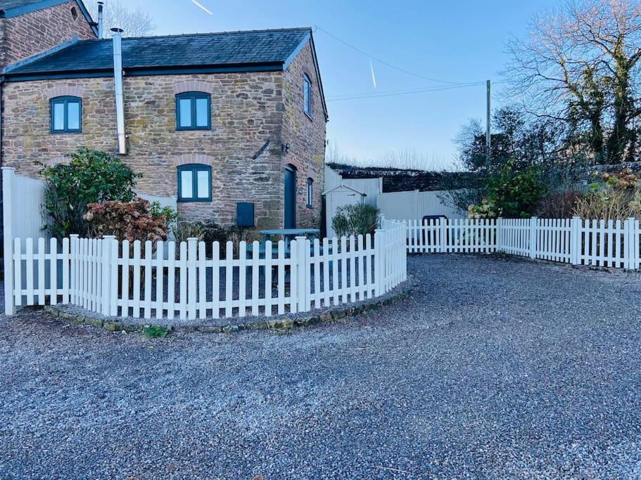 The Chaff House Country Cottage Welsh Newton Common Exterior photo